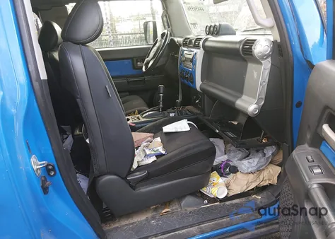 2007 Toyota Fj Cruiser z USA, uszkodzony, nr VIN JTEBU11F270015918